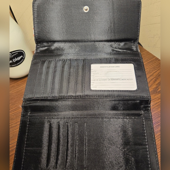 Unbranded Gorgeous Wallet 🩶 - Picture 4 of 10